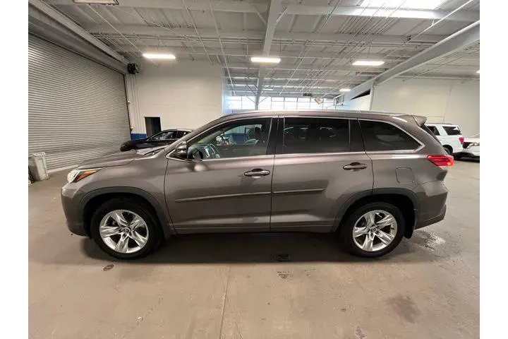 $27436 : Toyota Highlander 2018 image 6