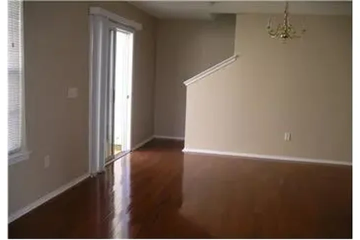 $1900 : Rental property with 3 bedro image 3