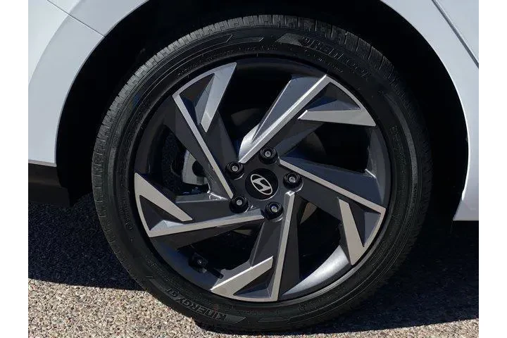 $22990 : Hyundai ELANTRA Hybrid 2025 image 9