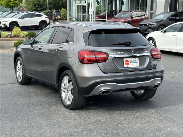 $20984 : PRE-OWNED 2018 MERCEDES-BENZ image 4