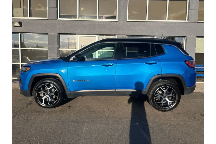$24995 : 2025 Compass Limited 4x4 image 9