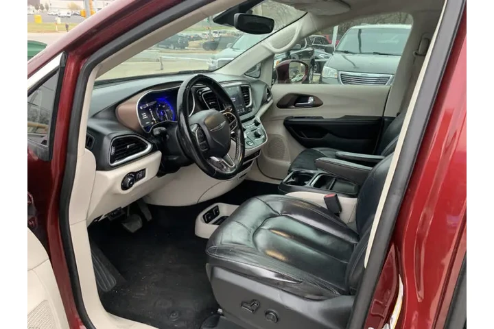 $7999 : 2018 Pacifica Touring L image 10