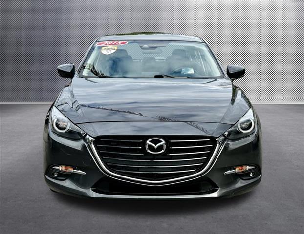 $18053 : 2018 MAZDA 3 Grand Touring image 2