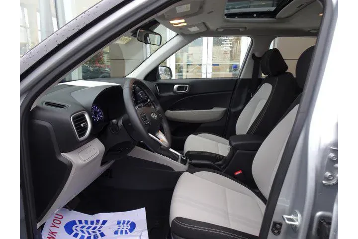$19225 : Hyundai VENUE 2022 SEL 4dr C image 8