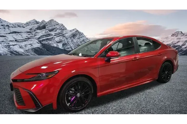 $27998 : Toyota Camry 2025 SE 4dr Sed image 1