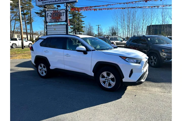 $23900 : Toyota RAV4 2020 AWD XLE 4dr image 2
