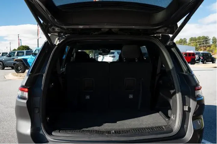 $30888 : Jeep Grand Cherokee L 2023 4 image 9