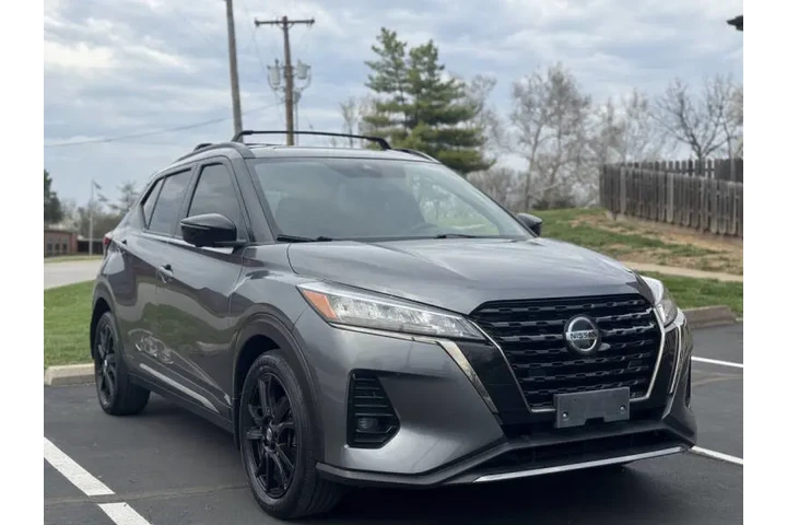 $10999 : 2021 Kicks SR image 1