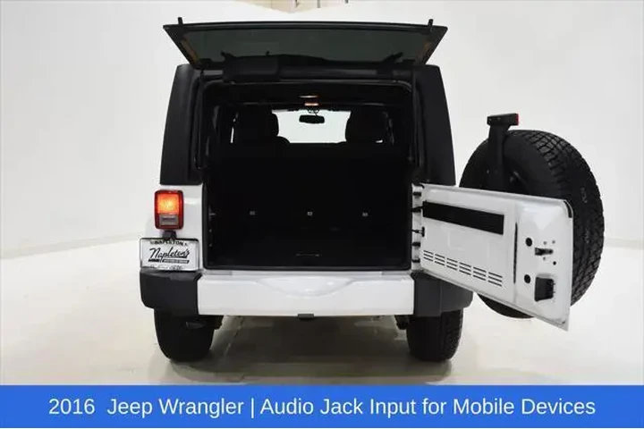 $14330 : Jeep Wrangler Unlimited 2016 image 7