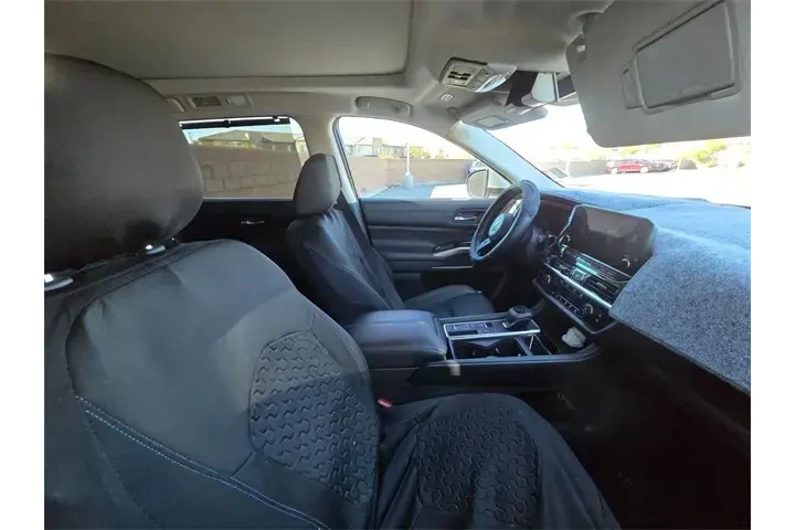$33955 : Nissan Pathfinder 2023 Plati image 7