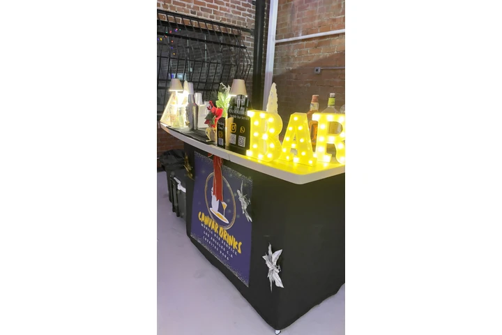 BARTENDER Y MESEROS image 1