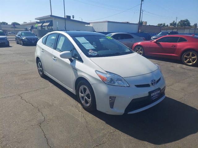 $12995 : 2013 Prius Four image 2