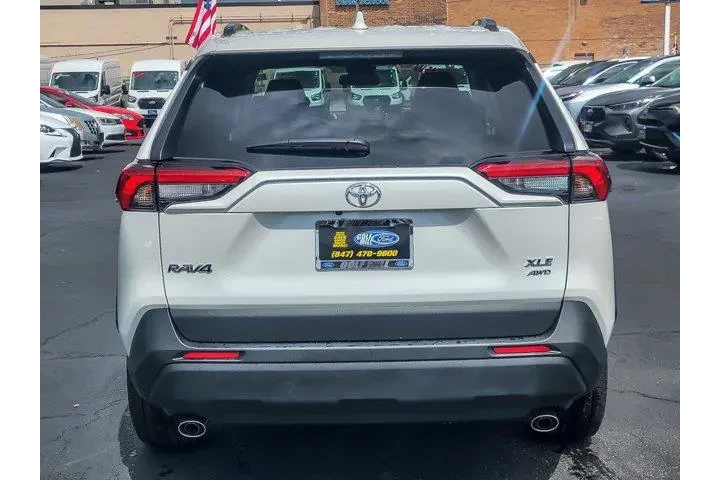 $39989 : Toyota RAV4 2025 AWD XLE Pre image 6