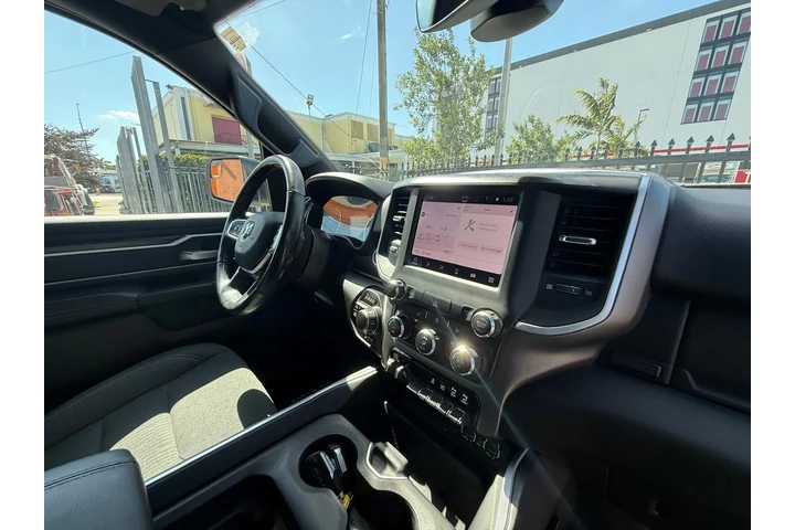 $29900 : RAM 1500 CREW CAB 🛻 image 7