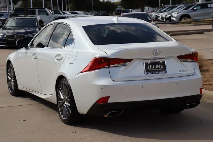 $24438 : 2018 IS 300 AWD image 8