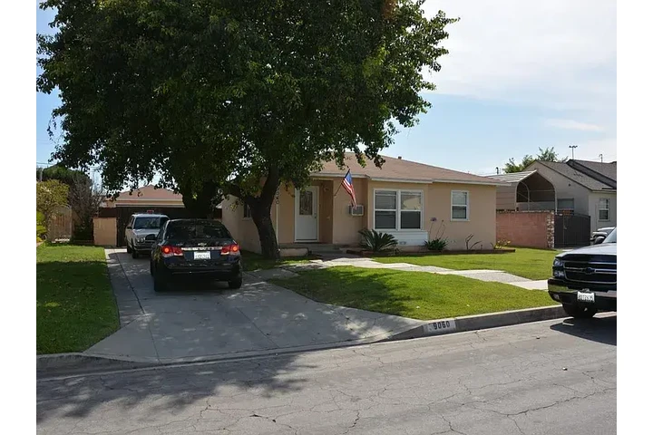 $1265 : Downey 2 & 1 Available image 1