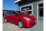 2014 Prius v Five en Sacramento