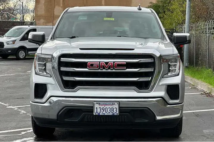 $29995 : GMC Sierra 1500 2020 4x2 SLE image 6