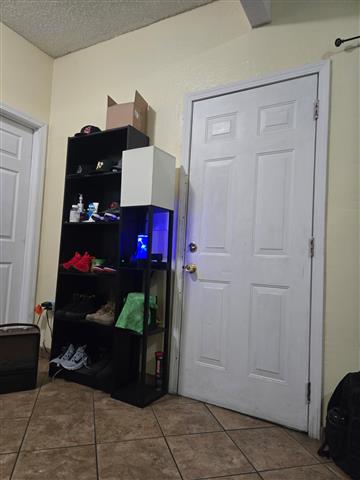 $1100 : Rento Master Room image 3