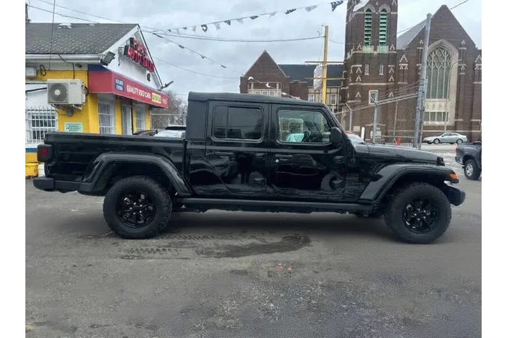 $32995 : 2022 Gladiator Willys image 6