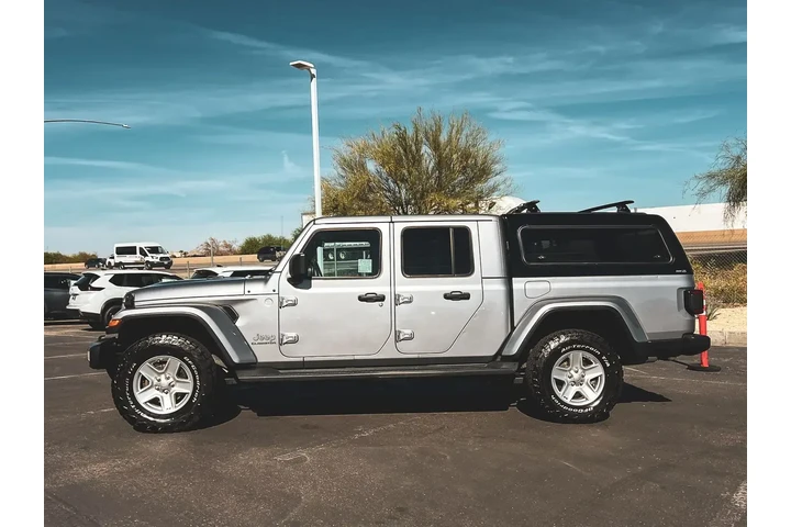 $30477 : Jeep Gladiator 2020 4x4 Over image 7