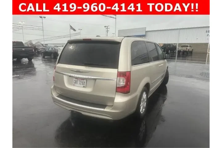 $7900 : Chrysler Town and Country 20 image 7