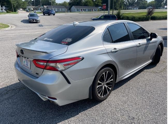 $17590 : PRE-OWNED 2018 TOYOTA CAMRY SE image 6