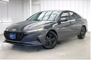 $20490 : Hyundai ELANTRA 2023 SEL 4dr thumbnail
