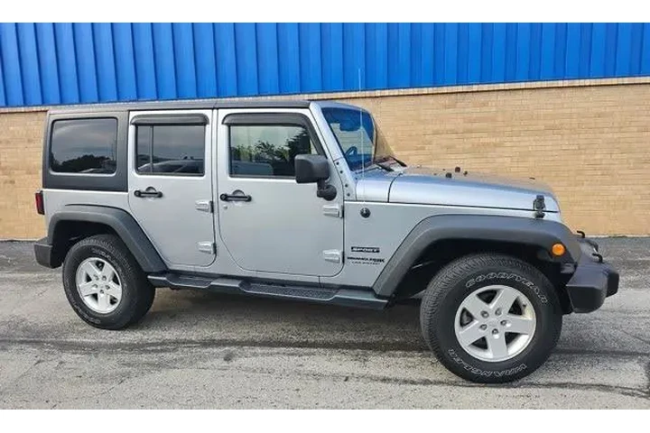 $22498 : Jeep Wrangler JK Unlimited 2 image 2