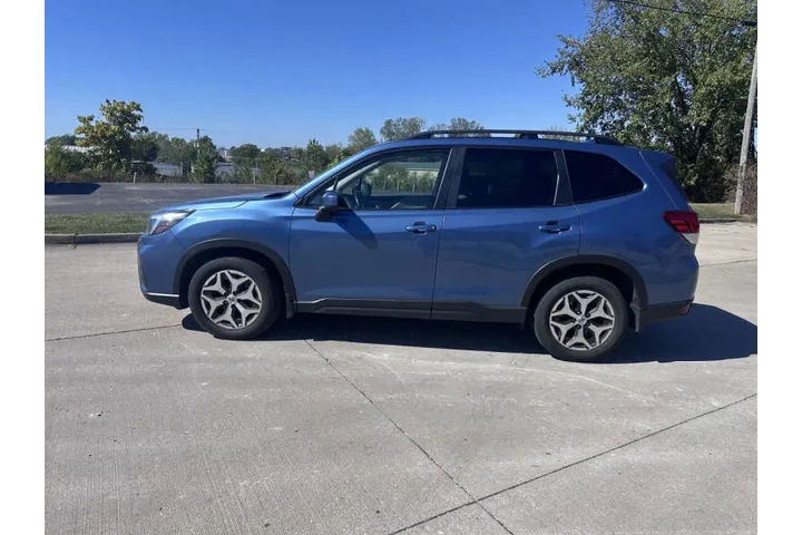 $18900 : 2021 Forester Premium image 4