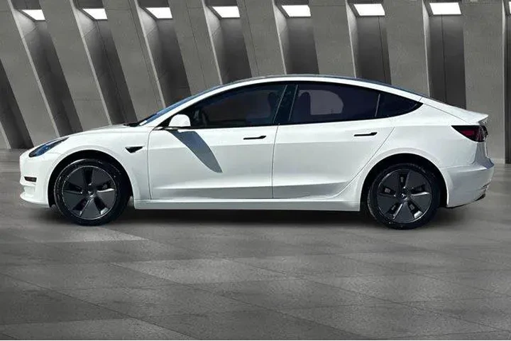 $25700 : Tesla Model 3 2023 4dr Sedan image 8