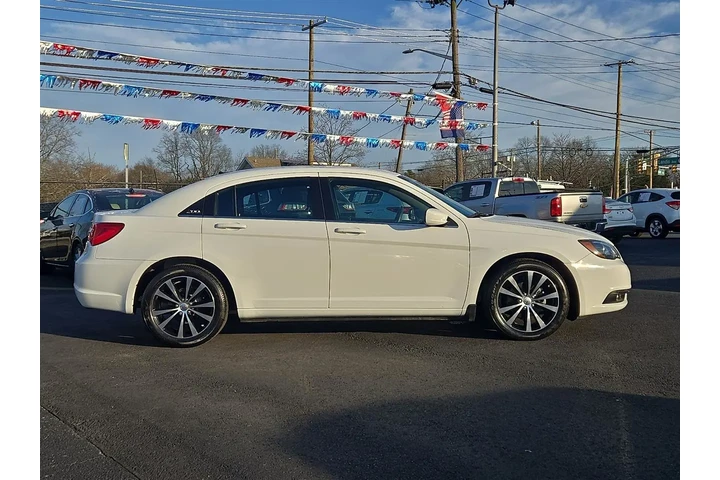 $11900 : 2014 200 Touring image 8