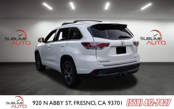 2016 Highlander image 4