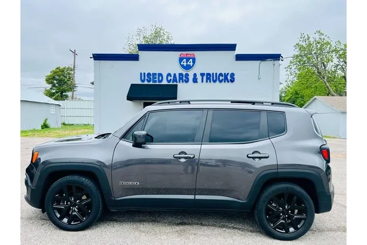 $14995 : 2018 Renegade Latitude FWD image 4