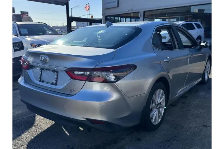 $22895 : Toyota Camry 2022 AWD LE 4dr image 4