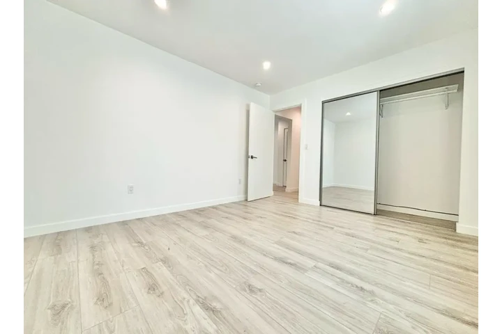 $1480 : 1 BEDROOM APT IN SOUTH LA image 4