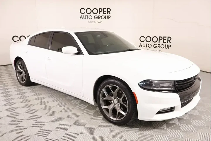 $13773 : Dodge Charger 2015 SXT 4dr S image 1