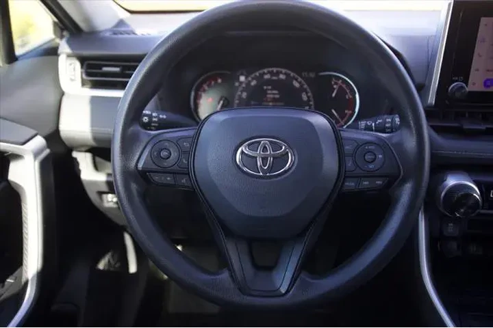 $26995 : Toyota RAV4 2023 XLE 4dr SUV image 9