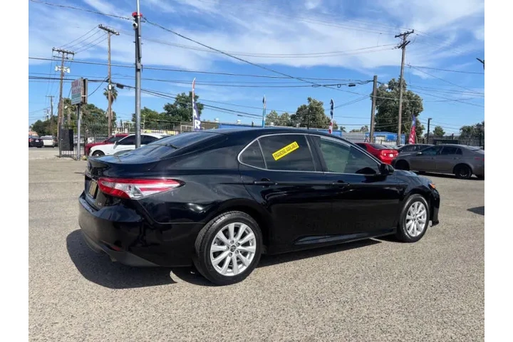 $13999 : 2018 Camry LE image 6