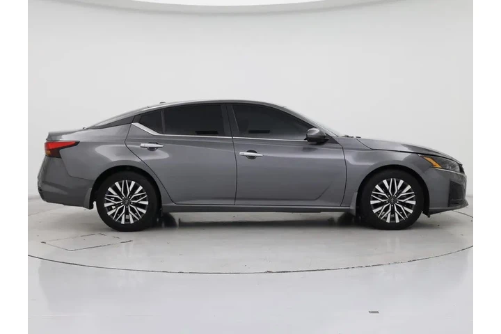 $20998 : Nissan Altima 2023 2.5 SV 4d image 7