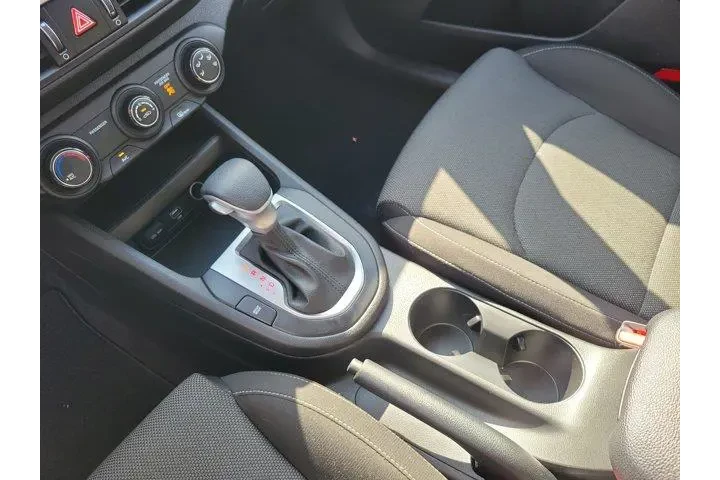 $16000 : Kia Forte 2022 FE 4dr Sedan image 8