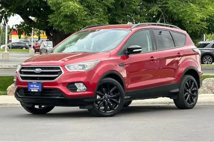 $15995 : Ford Escape 2017 AWD Titaniu image 1