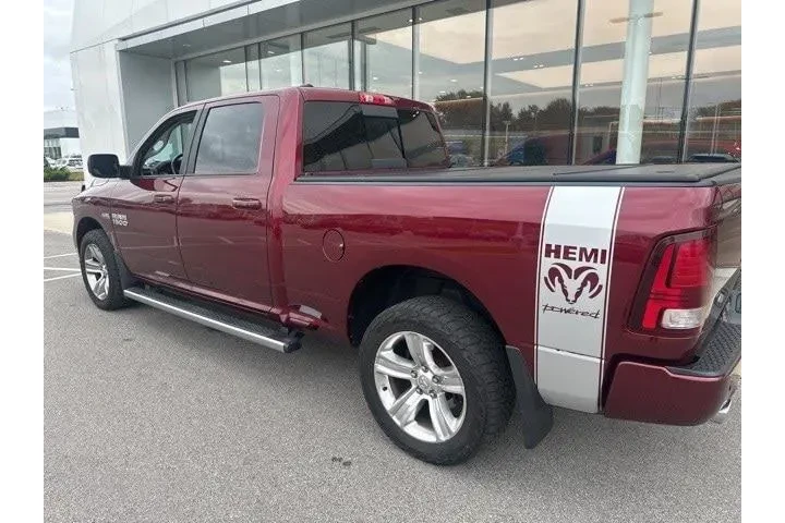 $18390 : Ram 1500 2017 4x4 Sport 4dr image 2