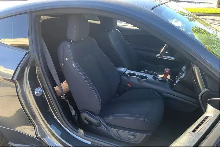 $30985 : Ford Mustang 2020 GT 2dr Fas image 7