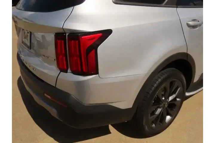 $26745 : Kia Sorento 2021 AWD SX Pres image 10