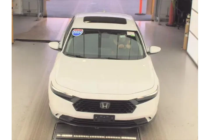 $23993 : Honda Accord 2024 EX 4dr Sed image 2