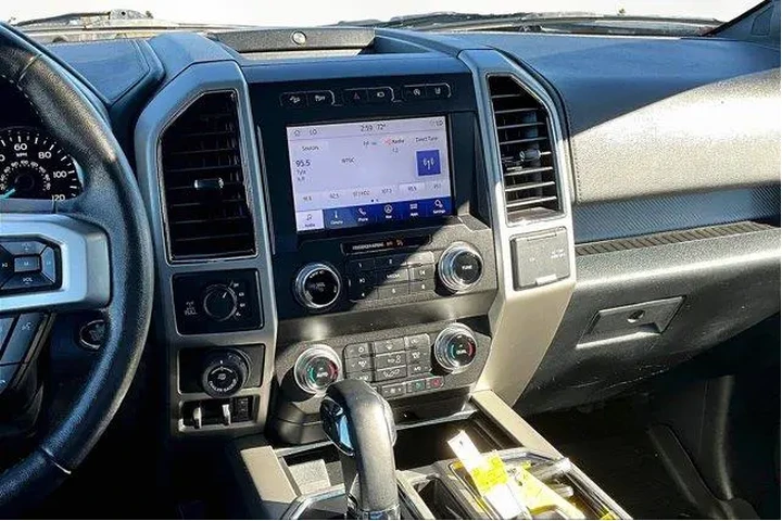 $29956 : Ford F-150 2020 4x4 Lariat 4 image 6