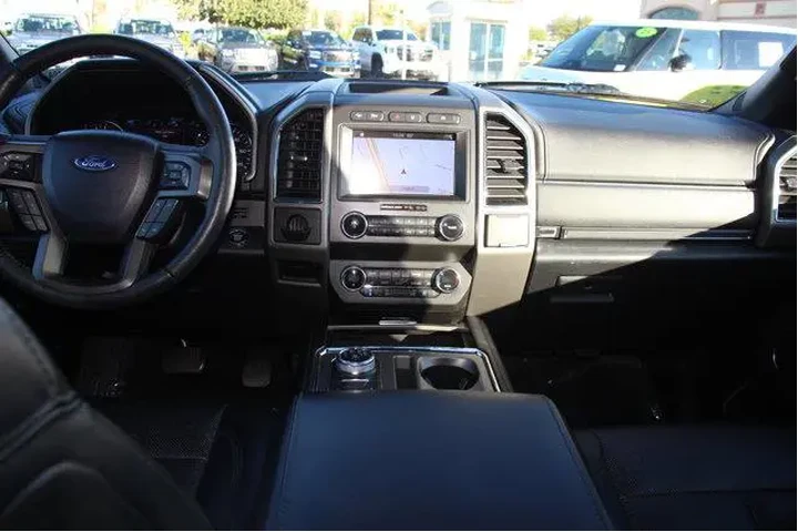 $26026 : Ford Expedition 2019 4x4 XLT image 10