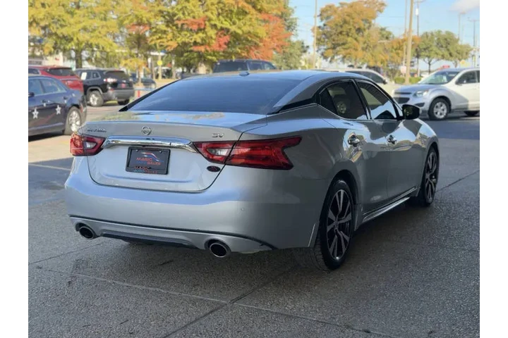 $17999 : 2017 Maxima 3.5 S image 9