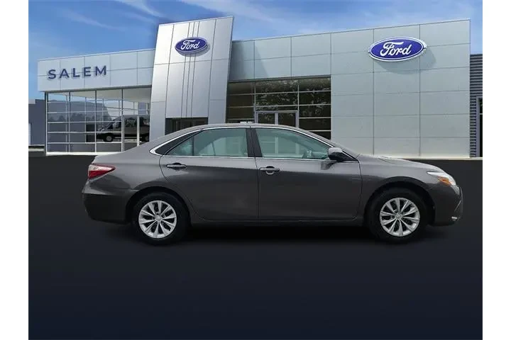 $13295 : Toyota Camry 2017 LE 4dr Sed image 2